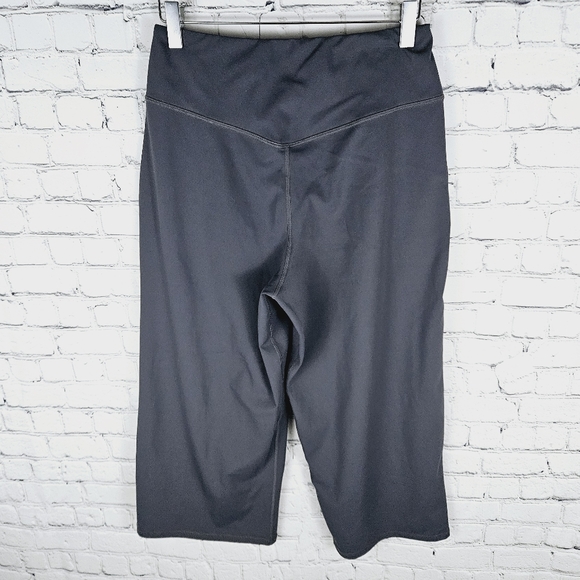 PROMOVER | wide leg high waist goucho cropped athletic pocket yoga pants - Picture 2 of 4